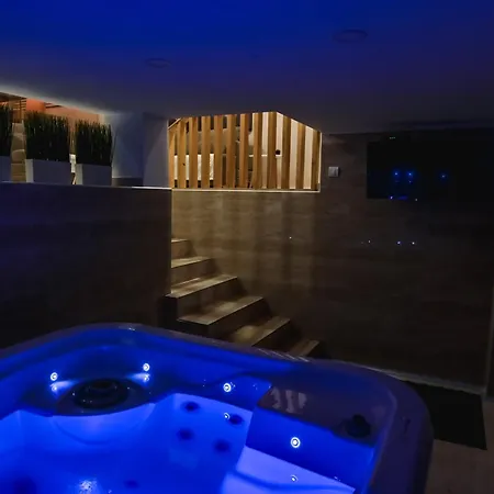Level 1 Apartment *